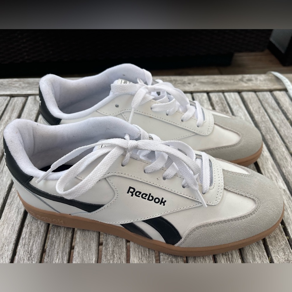 Reebok White and Black Sneakers Classic Athletic Design